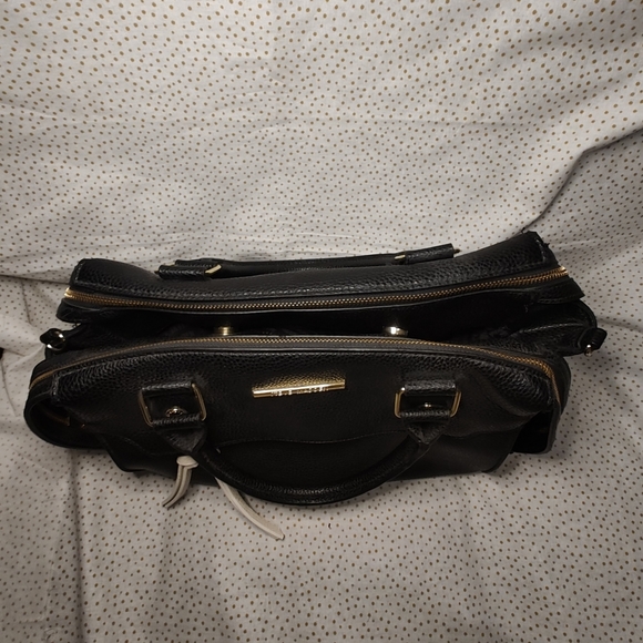 Stylish Steve Madden Black Satchel Handbag Purse. - Picture 7 of 16